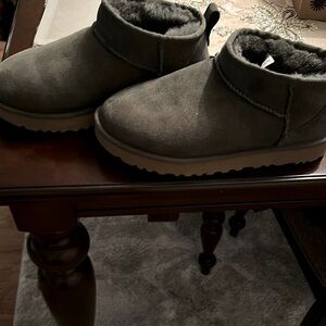 Ugg ulta mini uggs